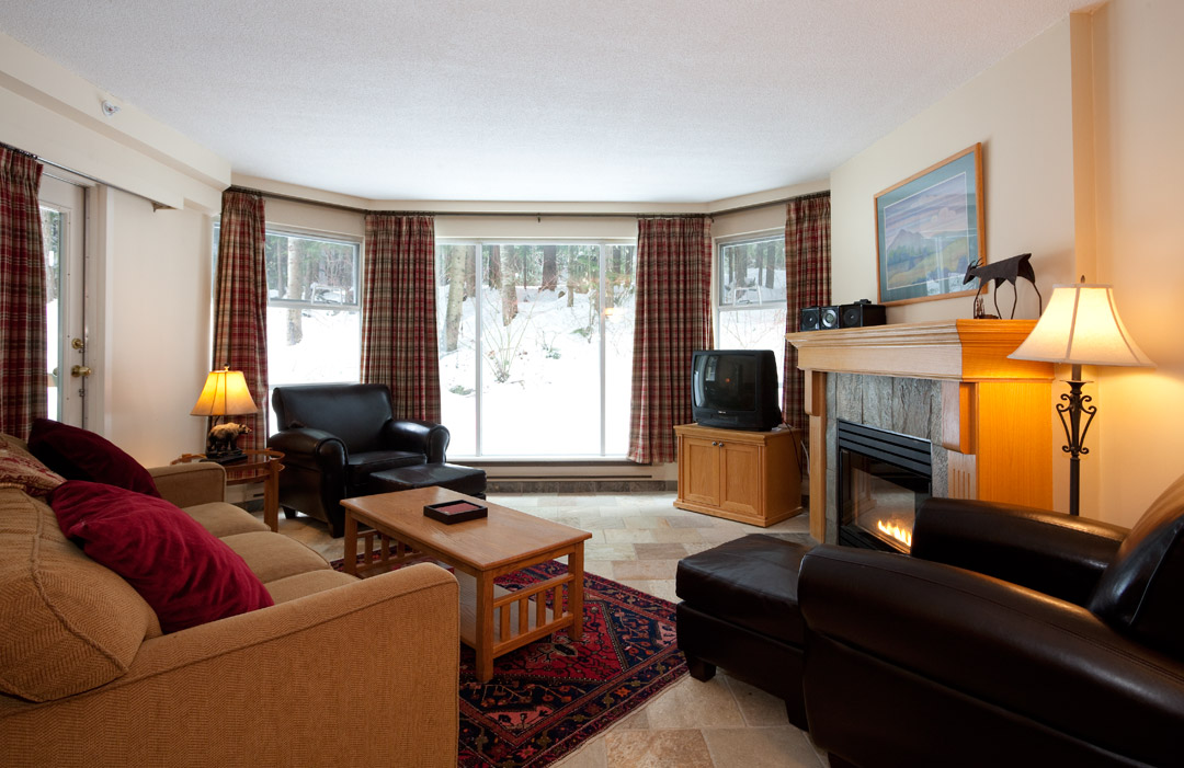 Whistler Woodrun Lodge Living Room